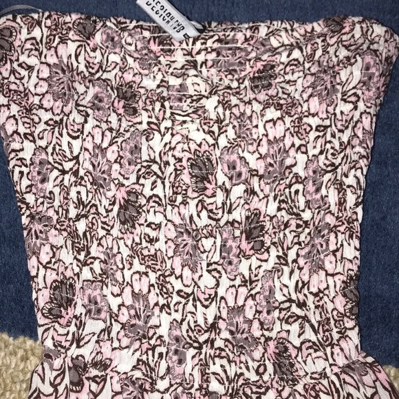 strapless dress with smocked top and open back - Picture 2 of 4